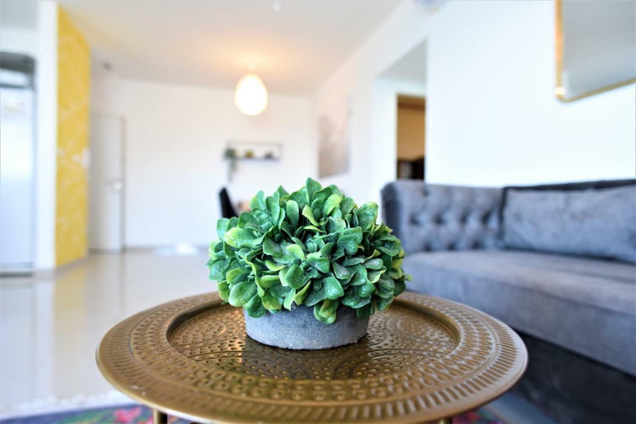 Aristone Luxury Apartment Tiberias Bagian luar foto