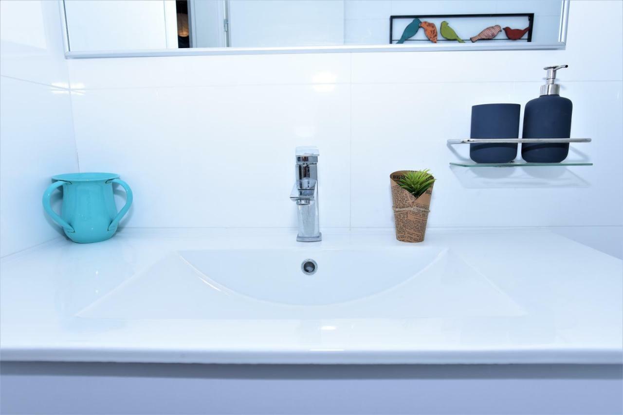 Aristone Luxury Apartment Tiberias Bagian luar foto